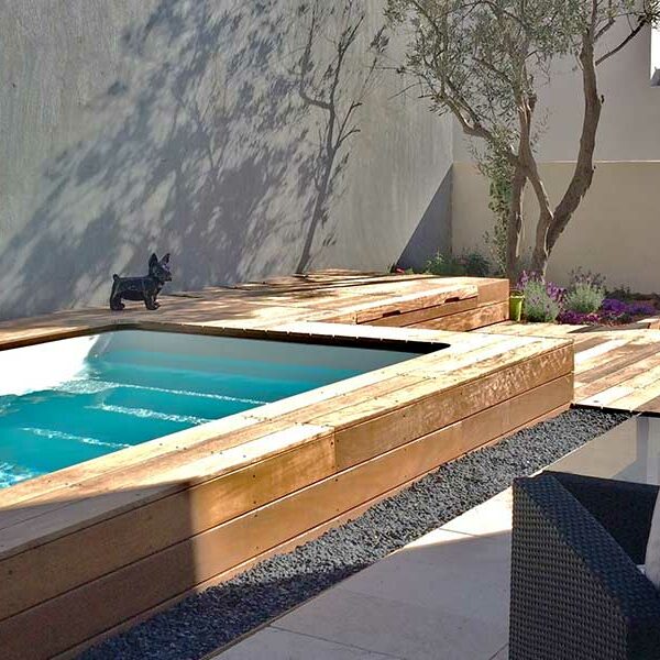 Jardin de ville avec piscine en Provence à Marseille