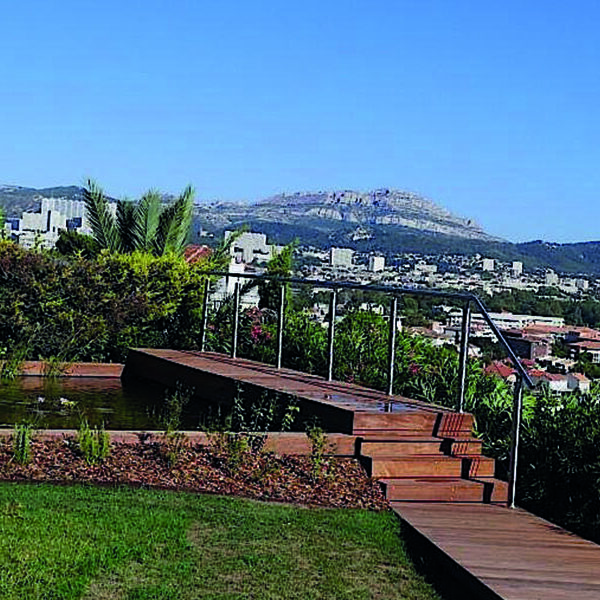 Restructuration d'un jardin vue mer à Marseille 7ème