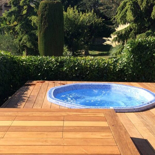 Design extérieur d’un spa à Vence dans le Var