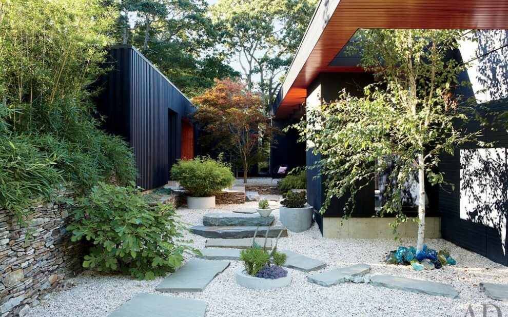 modern-outdoor-space-jonathan-adler-shelter-island-new-york-201207-2_1000-watermarked