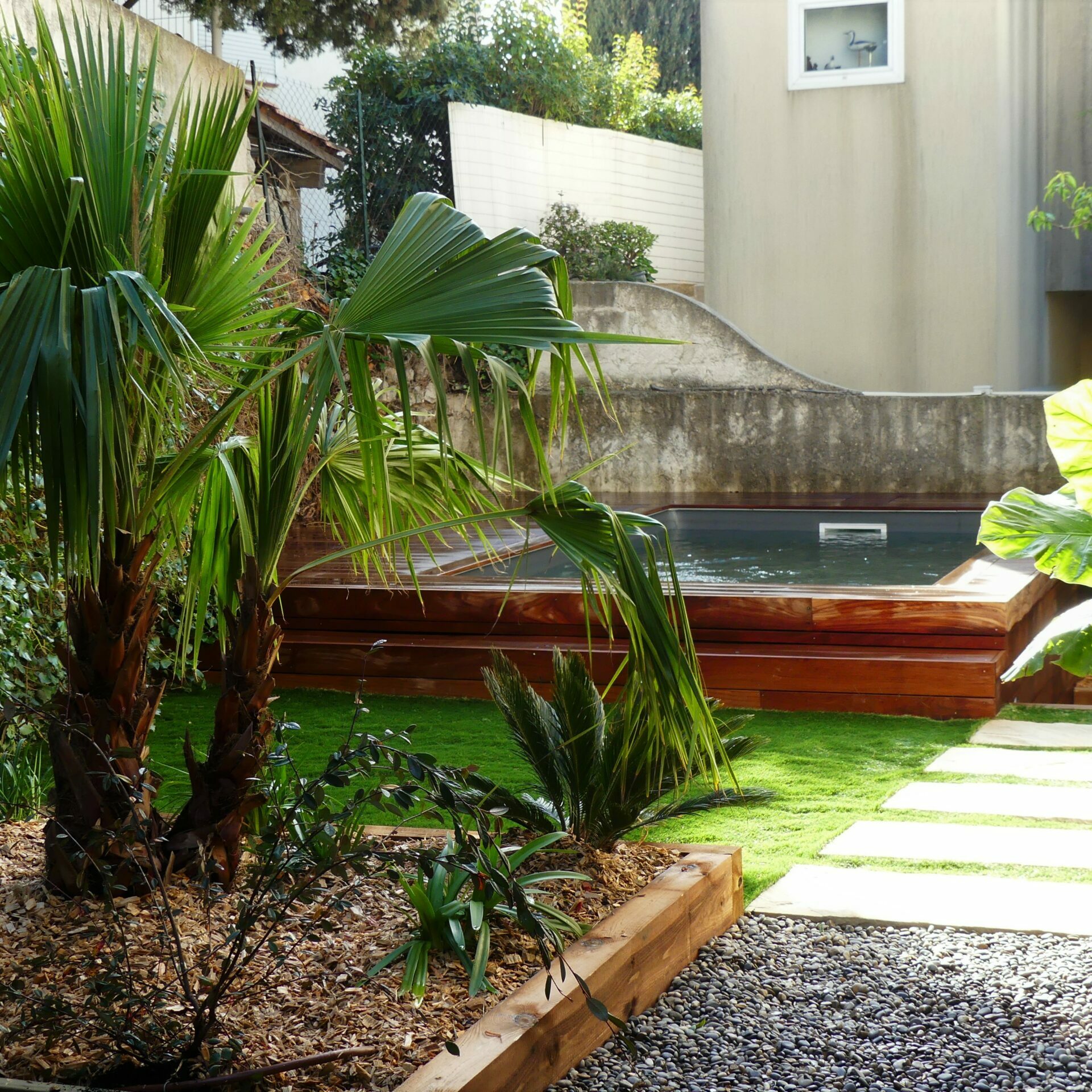 Création jardin de ville caché à Marseille Roucas Blanc