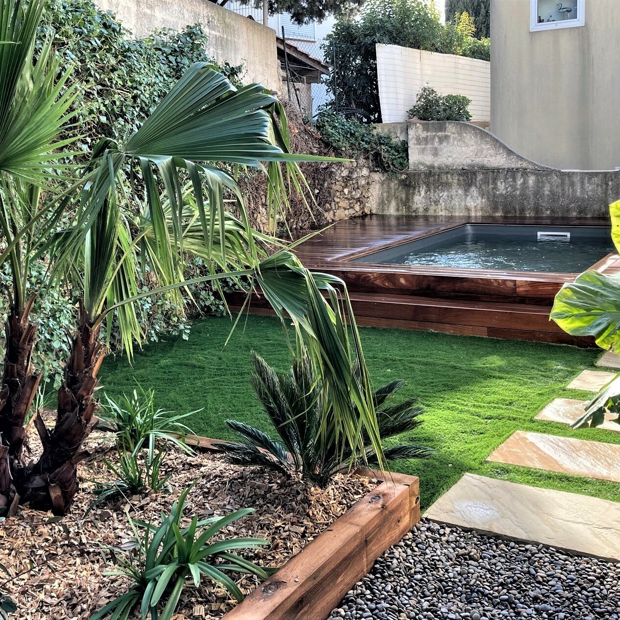 Création d'un jardin de ville caché à Marseille Roucas Blanc