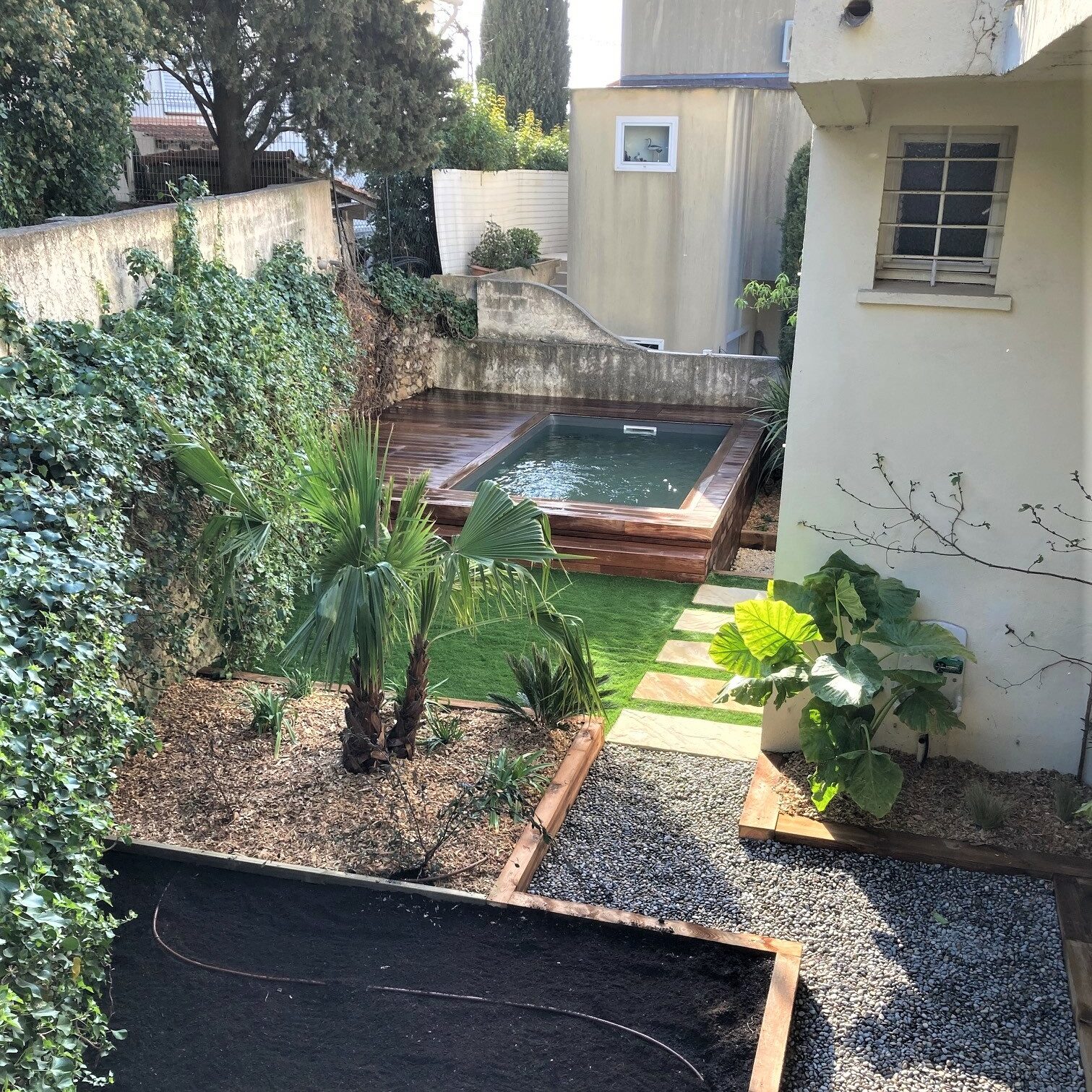 Création d'un jardin de ville caché à Marseille Roucas Blanc
