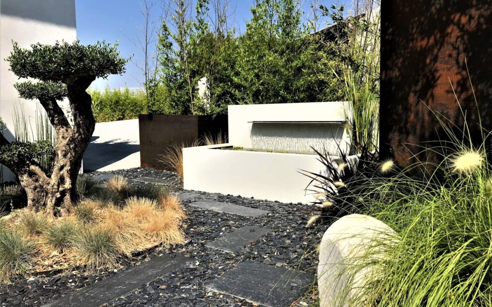 Aménagement jardin de ville, jardin tableau à Ventabren - Provence