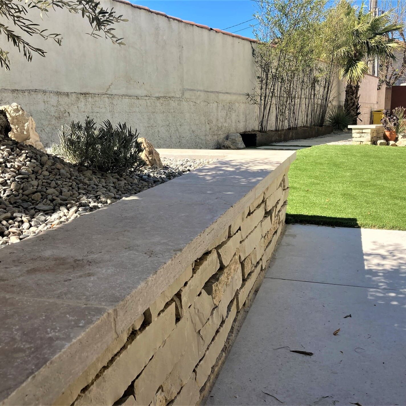 Conception d'un jardin de ville à Marseille dans le 8ème