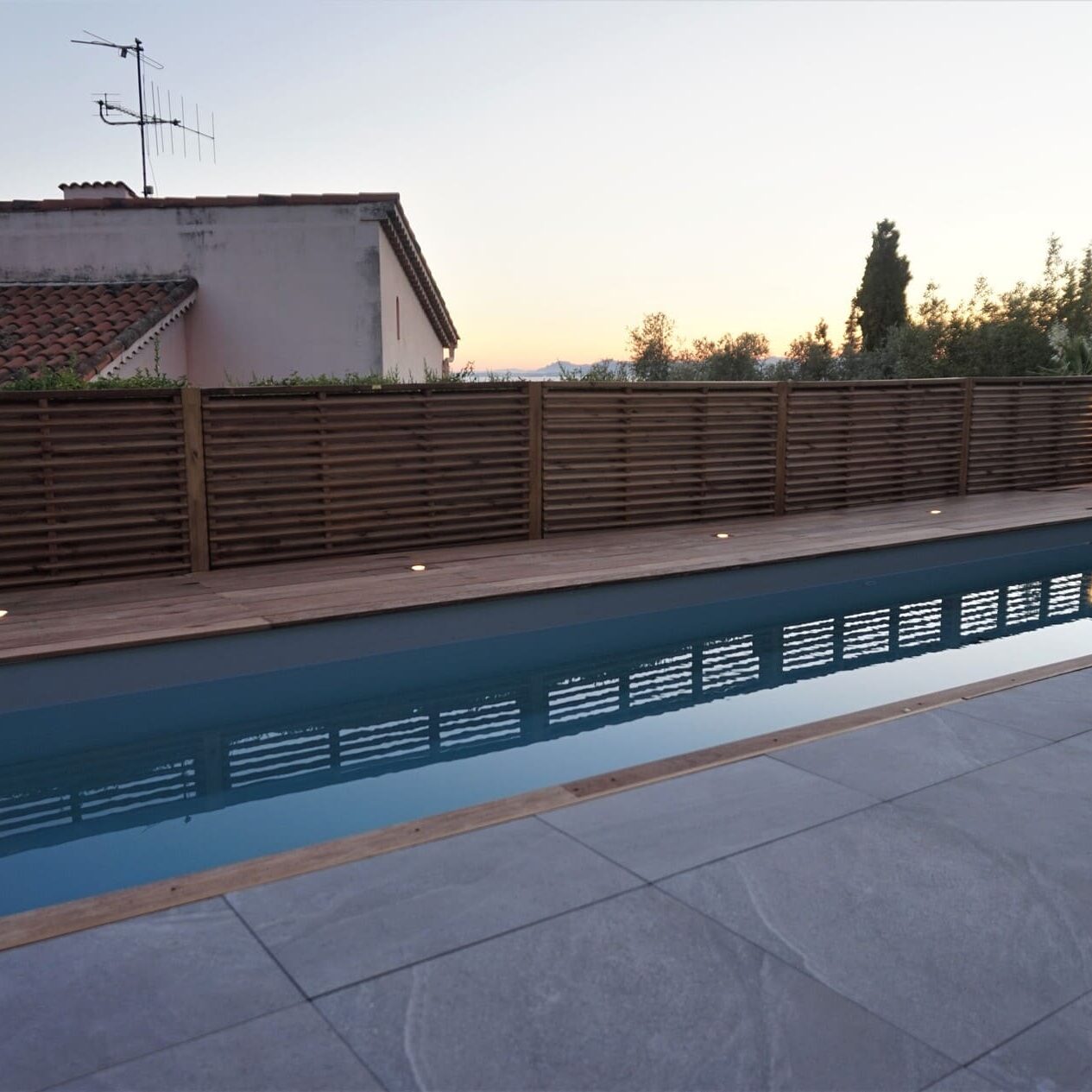 La piscine couloir de nage sur les hauteurs de Villefranche sur Mer