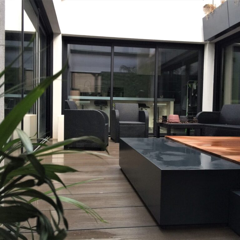 Aménagement du patio d’un loft à La Seyne sur Mer en Provence Aménagement du patio d'un loft à La Seyne sur Mer en Provence