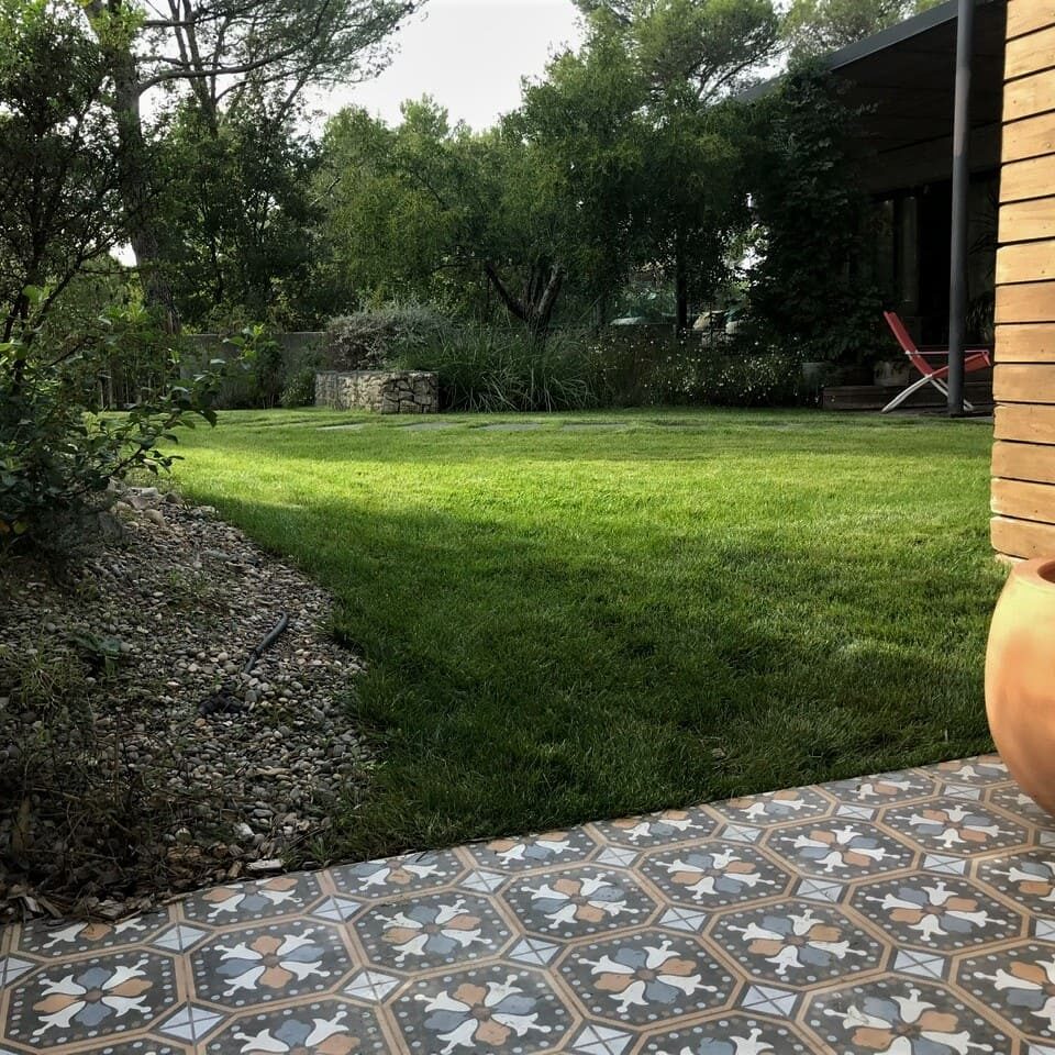 Jardin méditerranéen contemporain dans le Luberon - Bao Garden