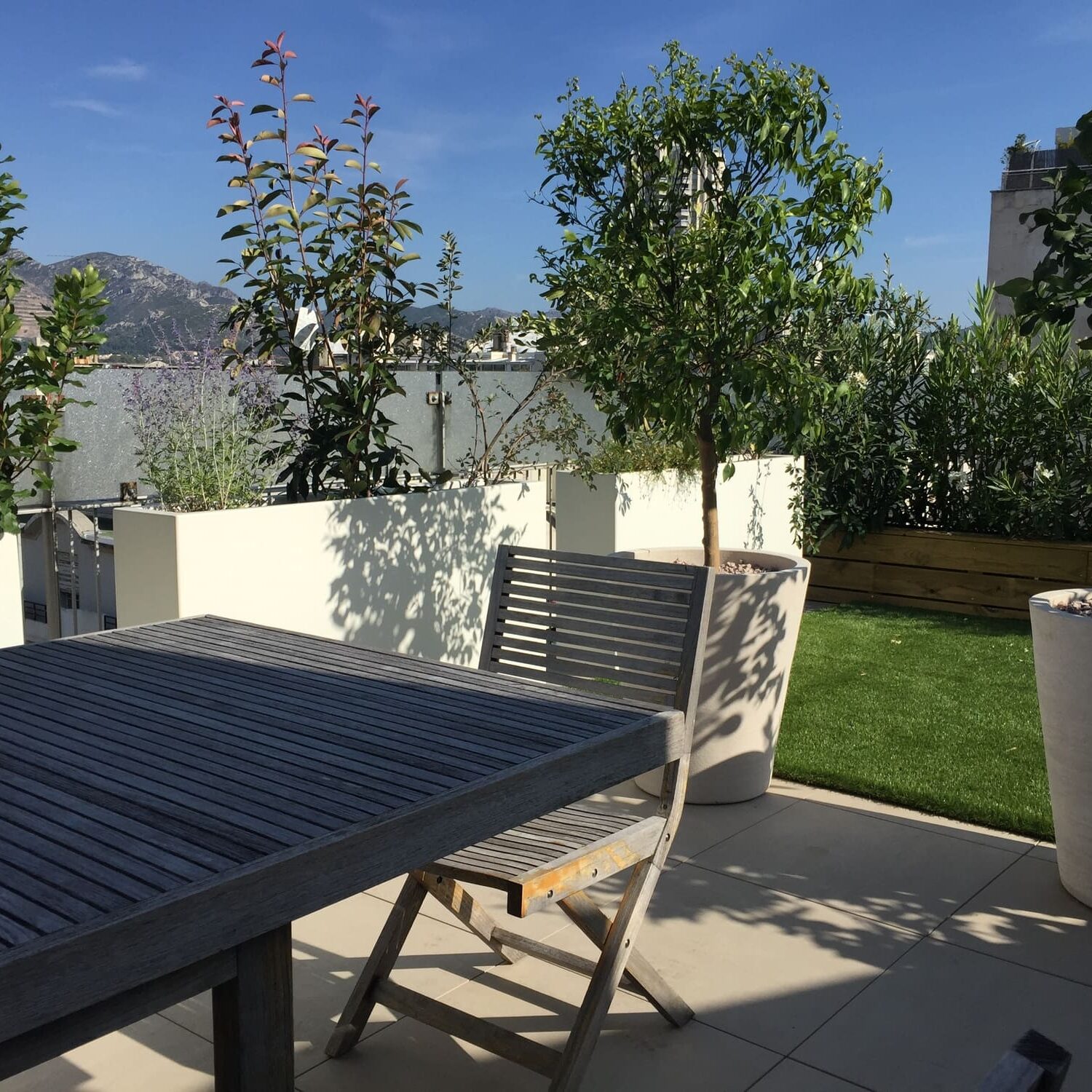 Conception de terrasse en ville d’un appartement à Marseille (Prado)