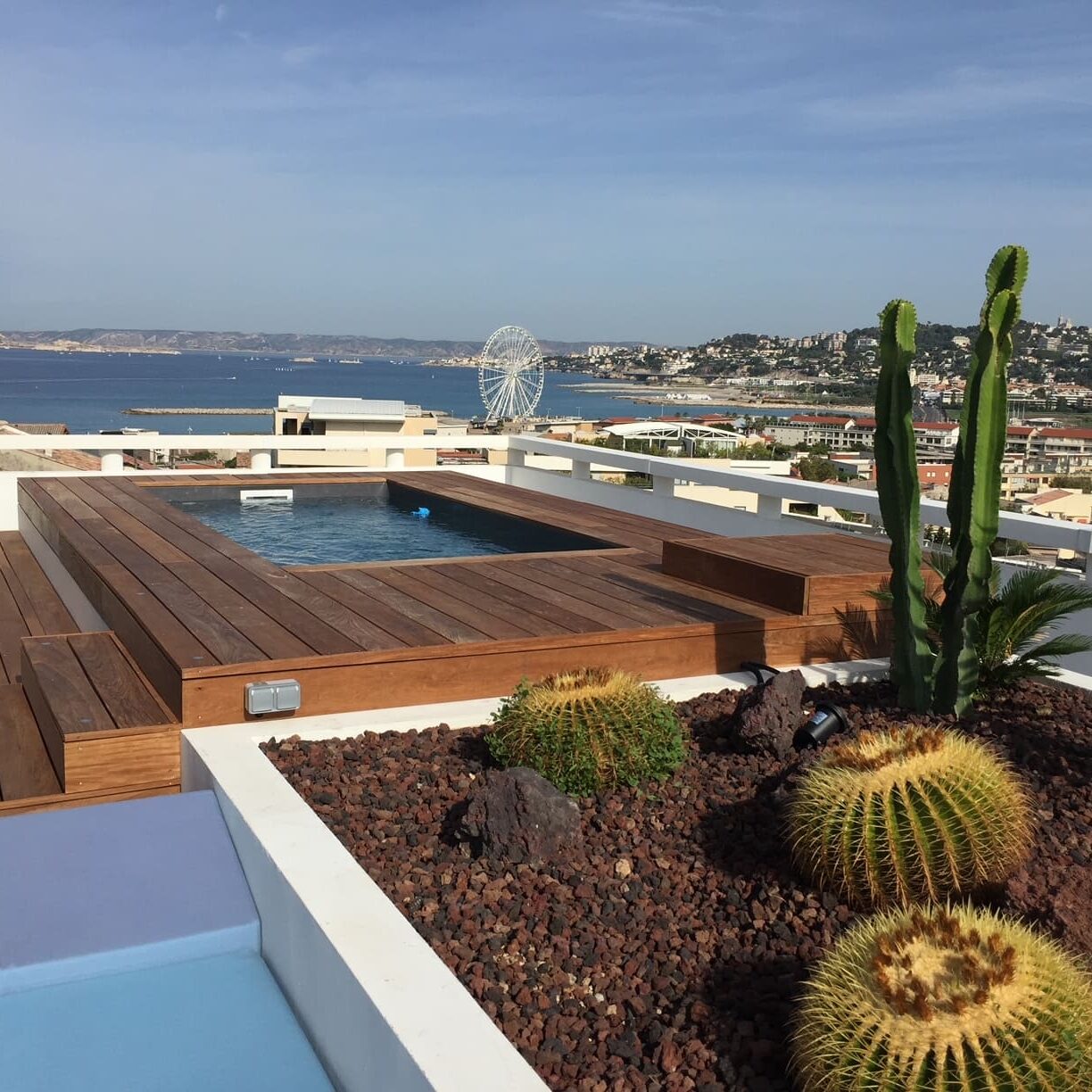 Création d'une terrasse en plein ciel à Marseille 8ème en Provence