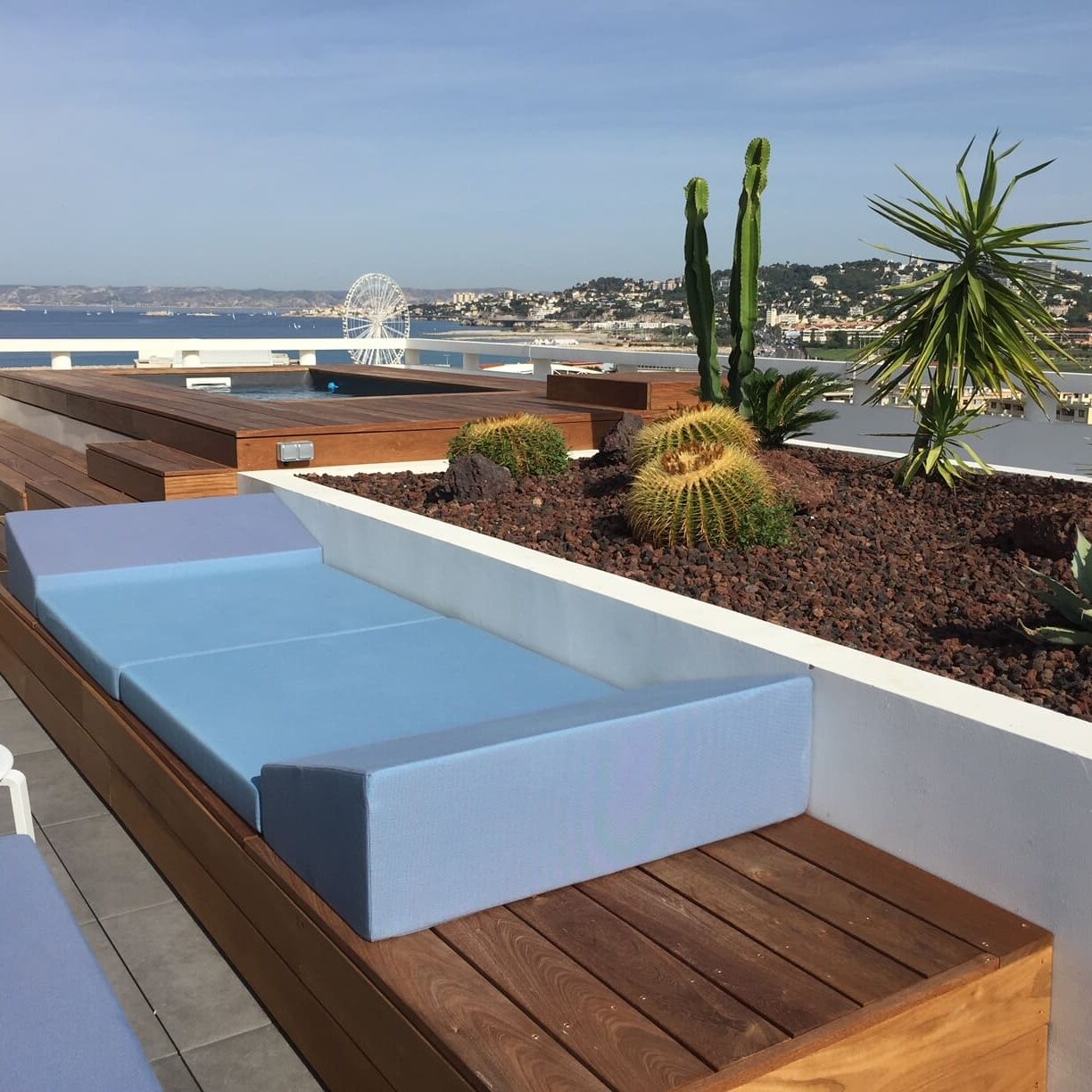 Création d'une terrasse en plein ciel à Marseille 8ème en Provence