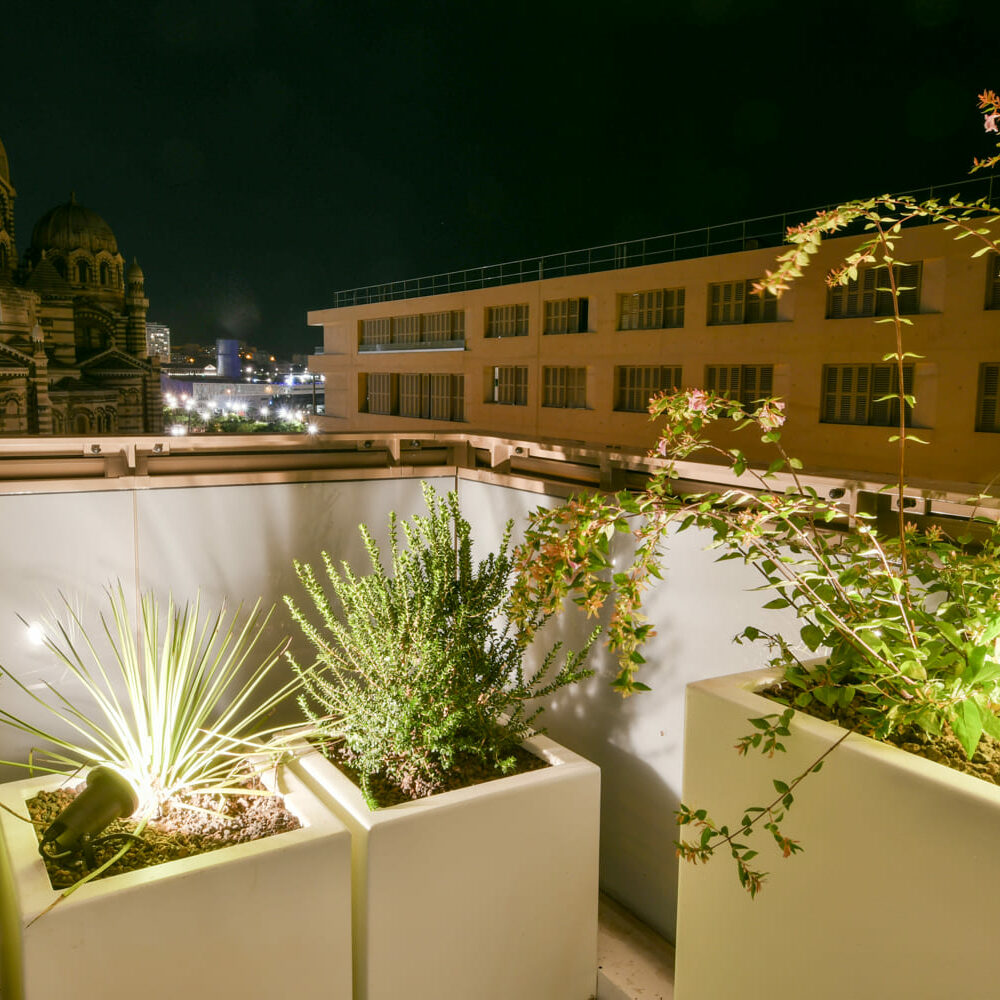 Création d'une terrasse d’un penthouse à Marseille par Bao Garden