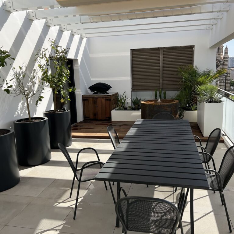 Création terrasse d’un penthouse à Marseille par Bao Garden