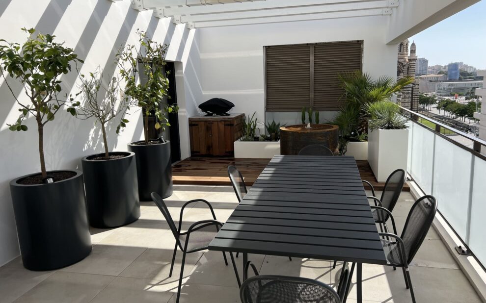 Création terrasse d’un penthouse à Marseille par Bao Garden