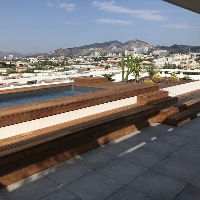 Mini-piscine avec terrasse vue plein ciel à Marseille en Provence