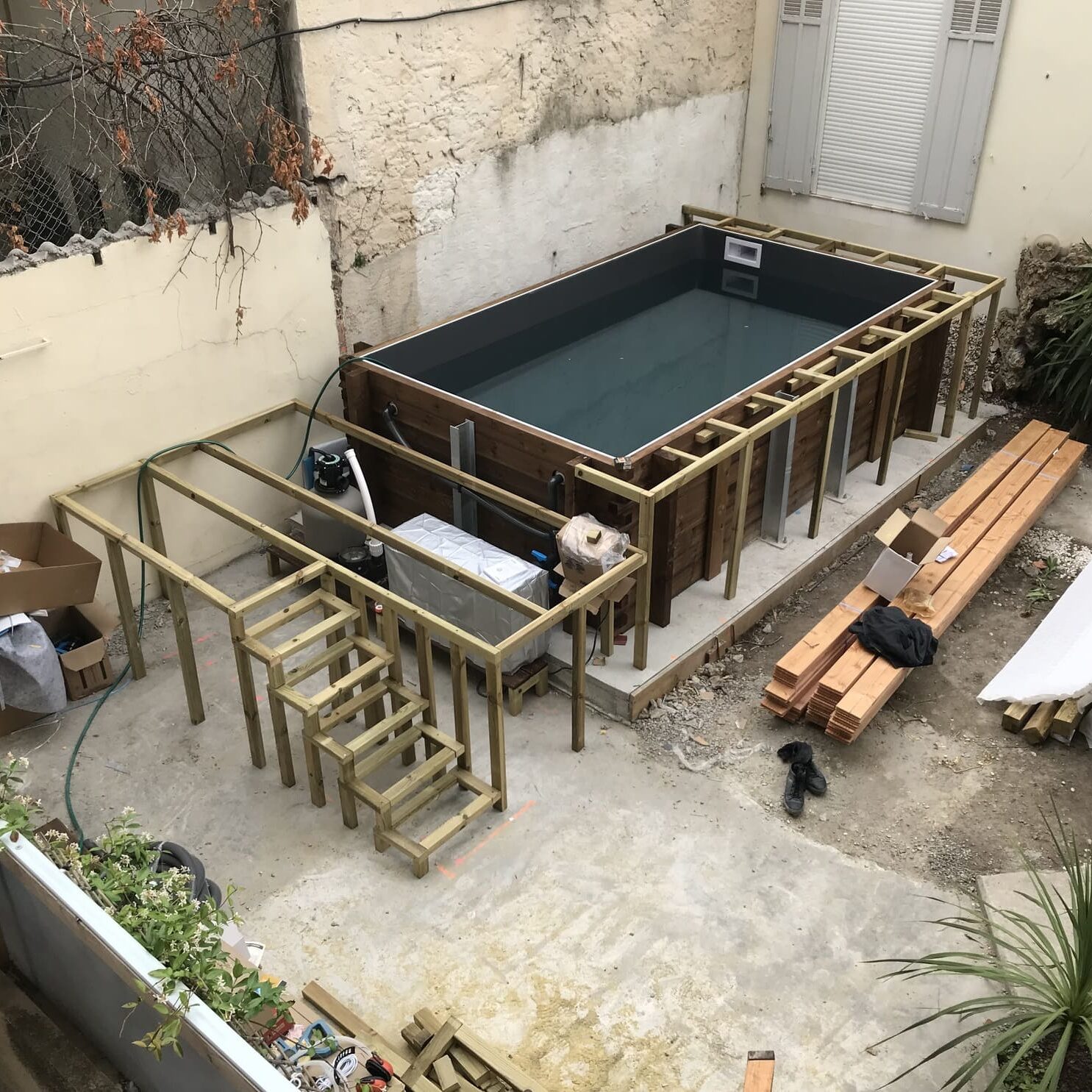 Mini-piscine d'un jardin de ville rue Paradis à Marseille