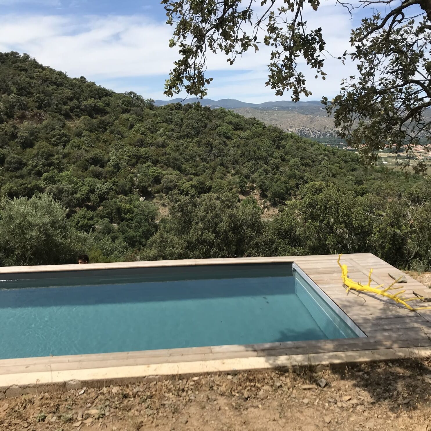 Création de piscine couloir de nage au pied du massif du Canigou