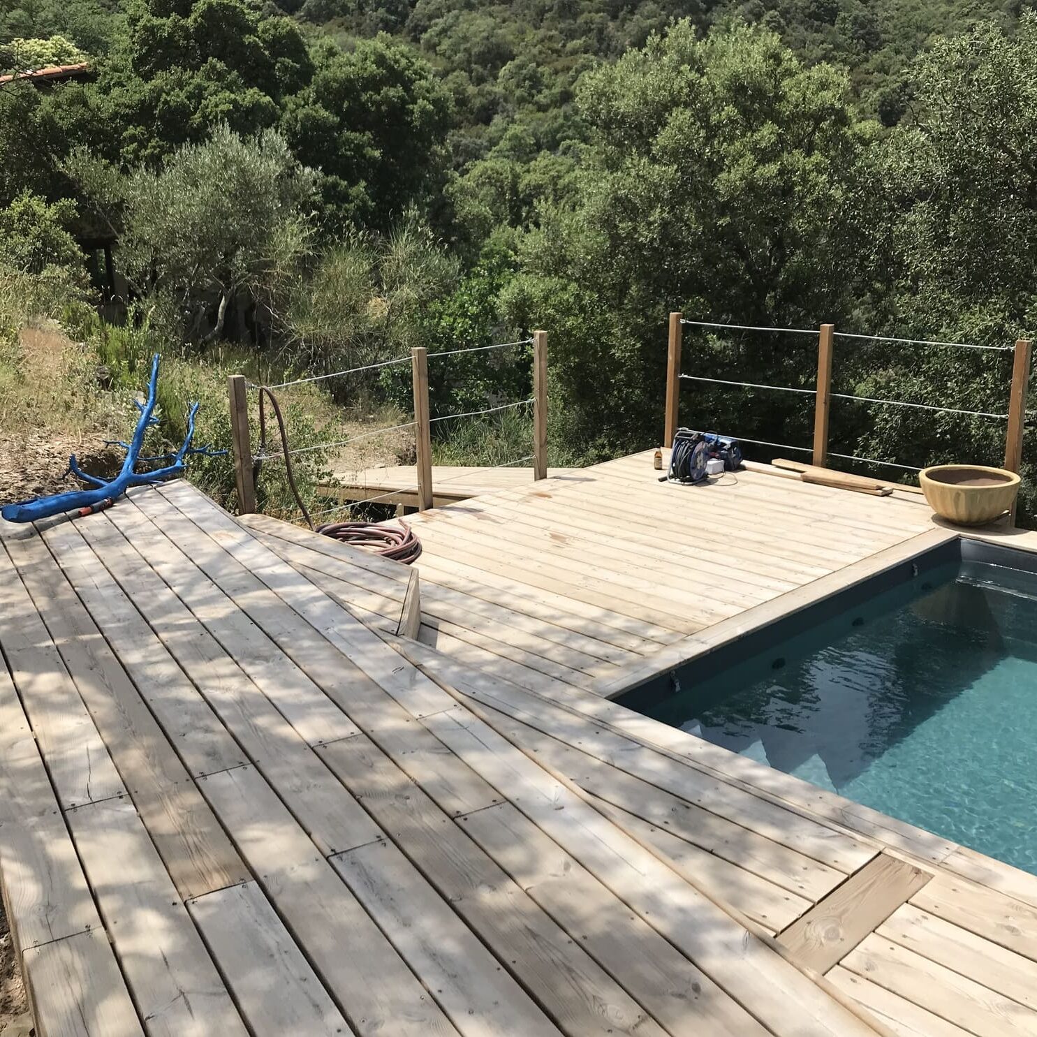 Création d'un couloir de nage au pied du massif du Canigou