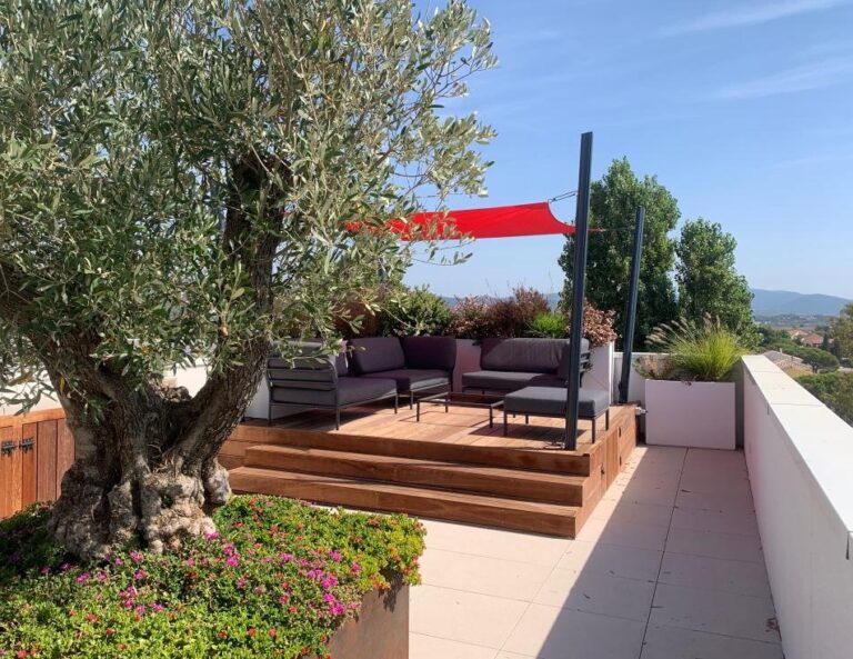 Une terrasse panoramique sur la mer et les marais salins à Hyères — Terrasses — Roof-top, Bao Garden
